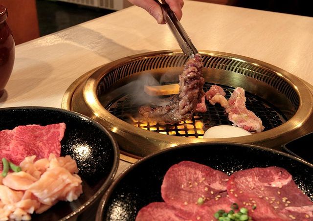 焼肉六甲 阪神西宮店 飲食店 焼肉 Vacan Maps バカン